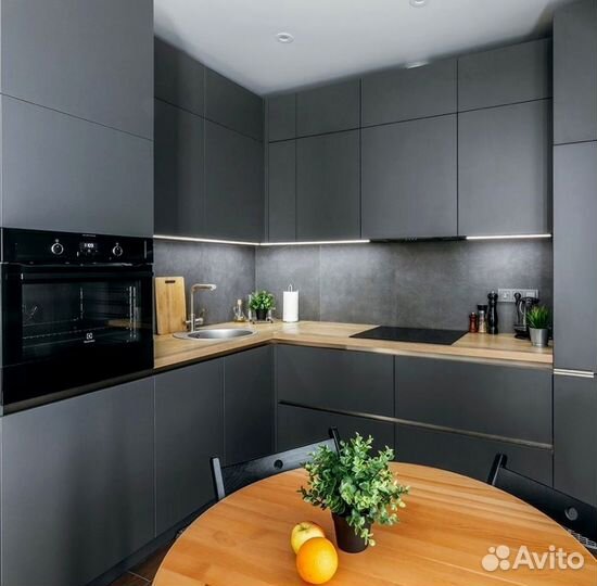 Кухонный гарнитур в стиле хай тек