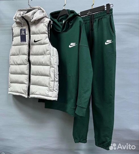 Мужской костюм тройка спортивный