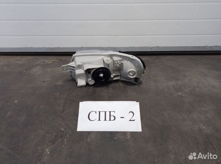 Фара правая Hyundai Accent