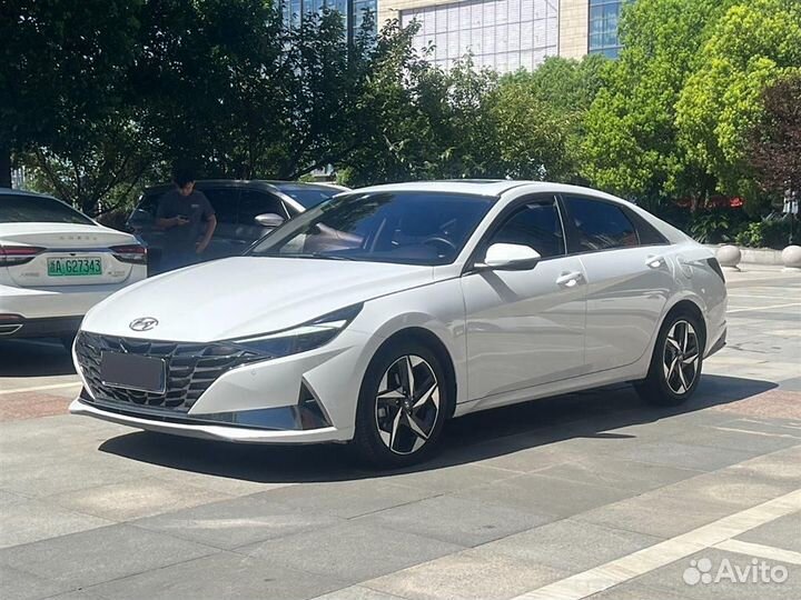 Hyundai Elantra 1.5 CVT, 2022, 39 000 км