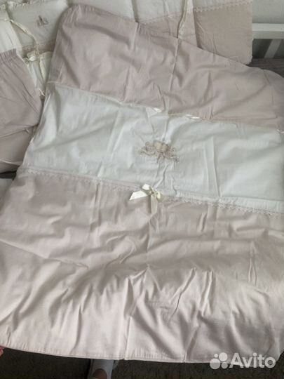 Бортики в кроватку с комплектом постельного белья