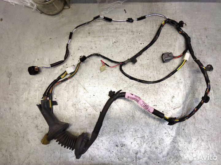 Проводка передняя правая Mitsubishi Lancer 9 седан