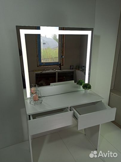 Туалетный столик