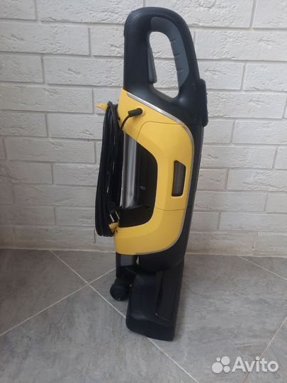 Пылесос вертикальный Karcher VC 5 желтый