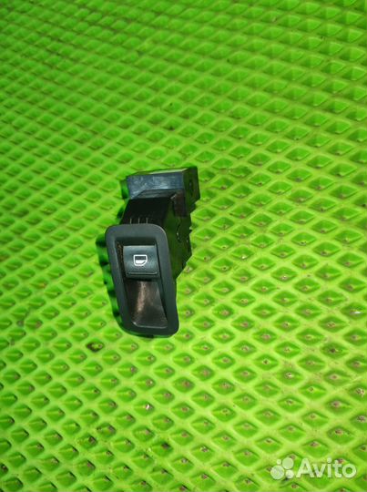 Кнопка стеклоподъемника задняя для VW Polo