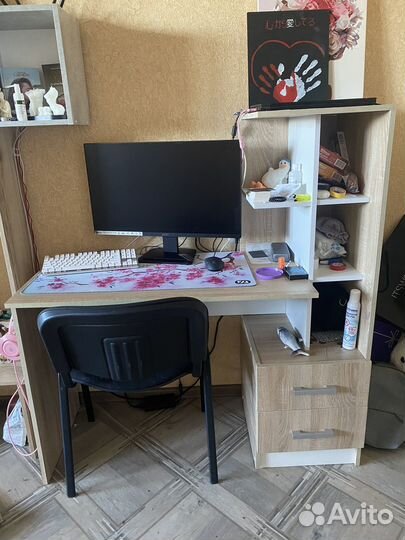 Письменный стол