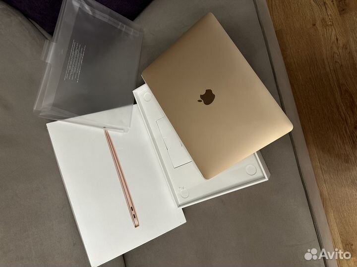 MacBook Air 13 M1 8/256gb Gold новый