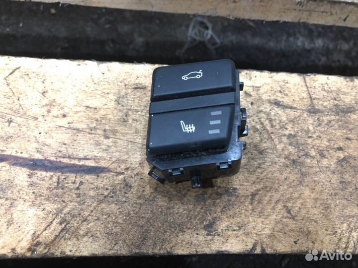 Кнопка обогрева сидений правая Bmw 5 E60 N52B25