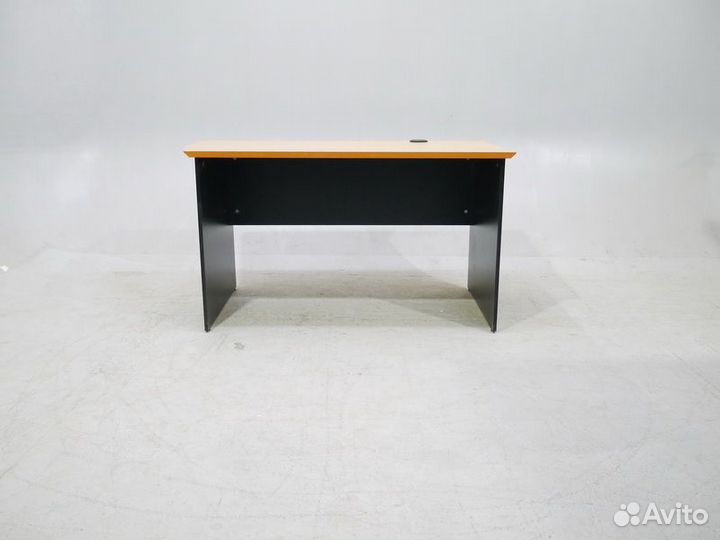 Письменный стол