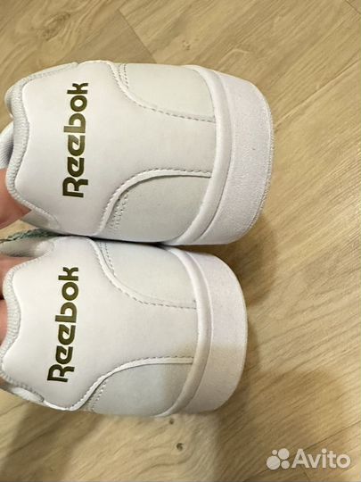 Новые кроссовки Reebok р.39