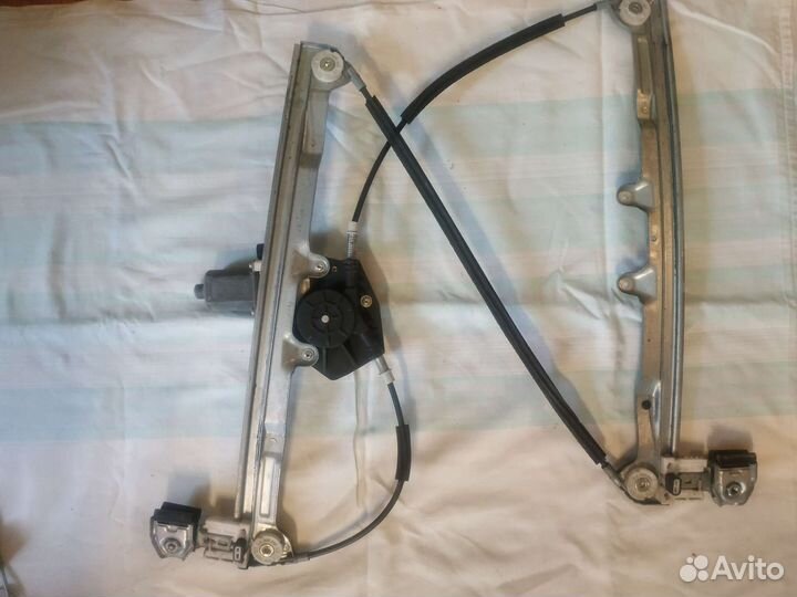 Стеклоподъемный механизм электро Мицубиси Кольт