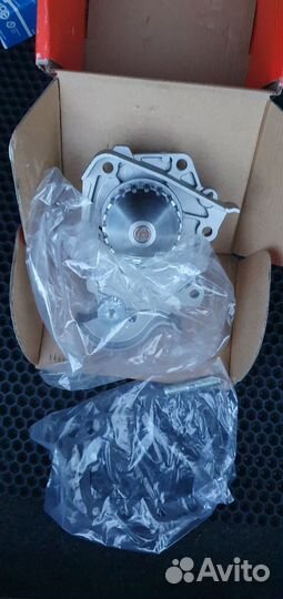 Насос водяной помпа Renault Logan