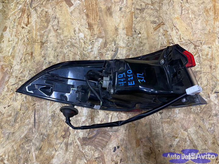Фонарь задний правый в крыло Toyota Corolla E210