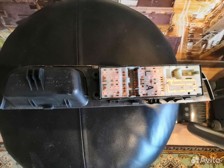 Блок управления стеклоподъемниками