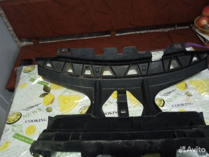 Запчасти на бампер Меган 2