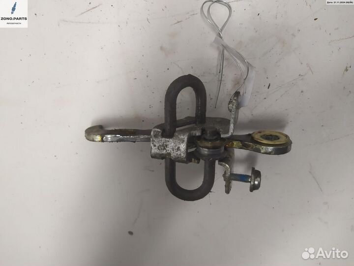 Ограничитель открывания двери задней 90508651 на Opel Vectra B