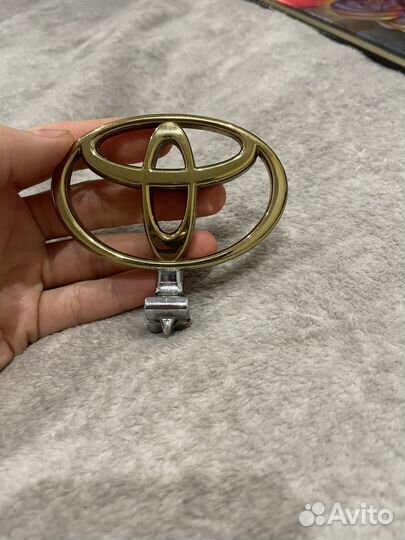 Эмблема/ значок Toyota