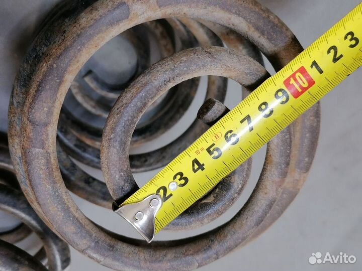 Пружина задняя Toyota Lite Ace 1989