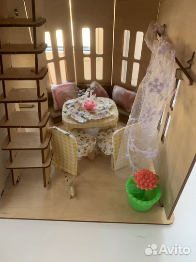 Домик кукольный