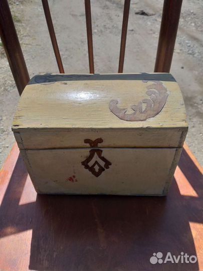 Кольца для ковра в сундуке