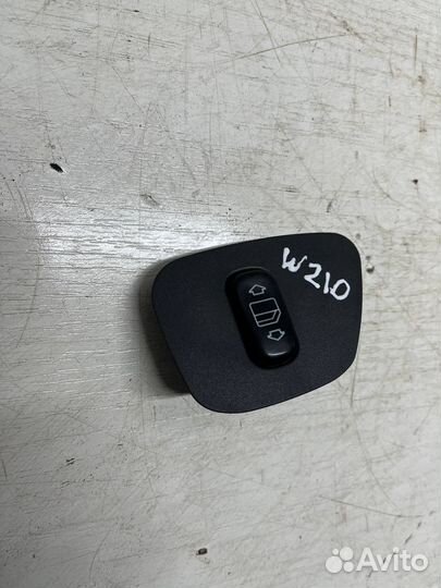 Задняя левая правая кнопка стеклоподъемника W210