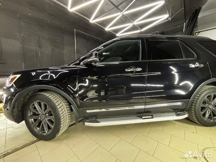 Капот на форд 3,5 Эксплорер 2017 года