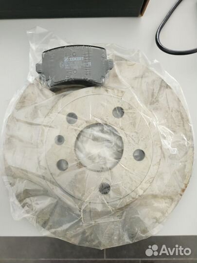 Продаю диски тормозные