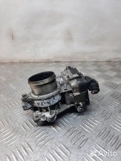 Дроссельная заслонка Opel Vectra универсал 1.9