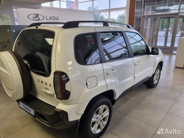 ВАЗ Niva Travel 1.7 МТ, 2021, 700 км