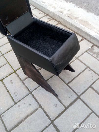 Подлокотник на kia rio 4