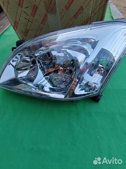 Фара передняя левая toyota corolla 120 хэтчбек