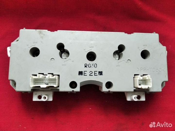 Блок управления климатом Mazda 6 (GG) 2002-2007