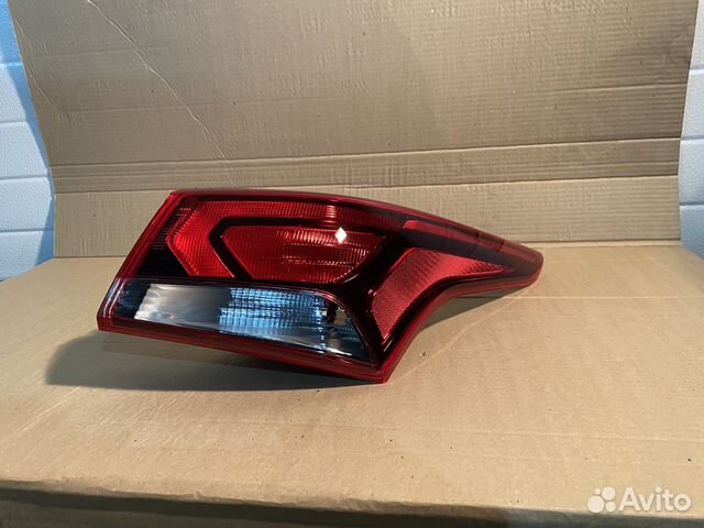 Новый фонарь правый наружный Hyundai Solaris 2 дор