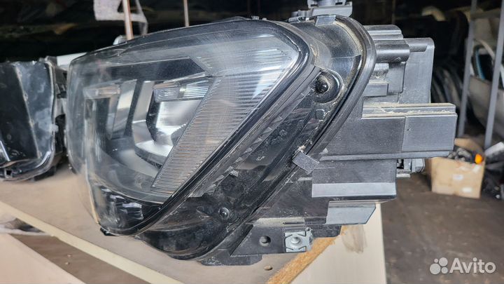 Фара Volkswagen Tiguan 2 2020 левая