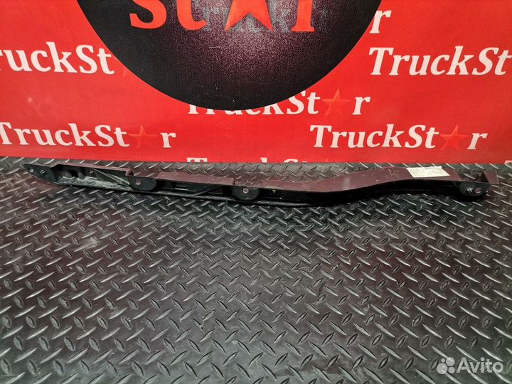 Накладка корпуса подножек левая Volvo FH