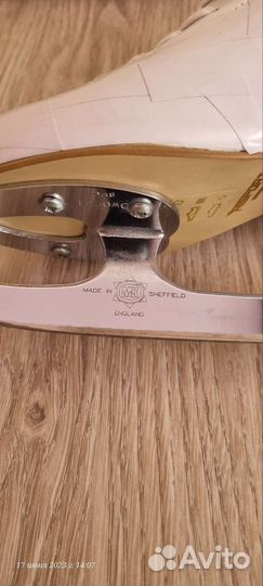 Фигурные коньки risport