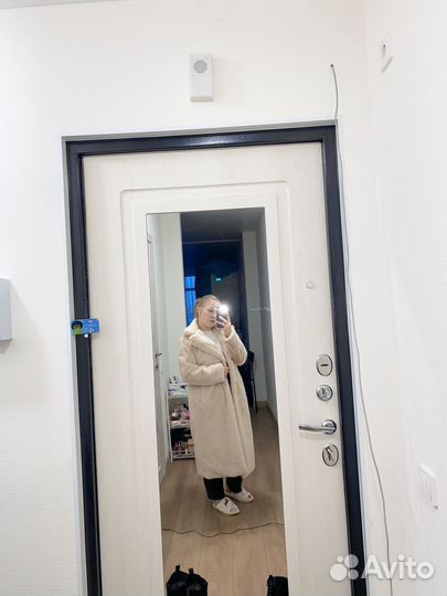 Зимняя верхняя одежда женская 42 44