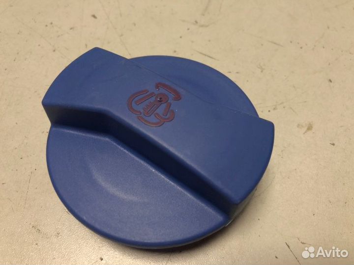 Крышка расширительного бачка Volkswagen Passat