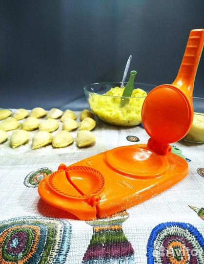 Прибор для лепки пельменей и вареников