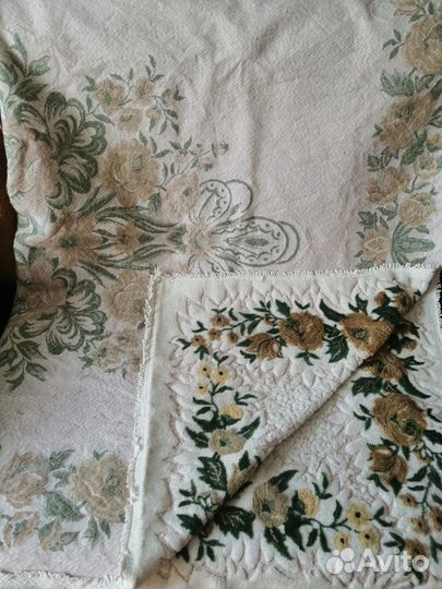 Пледы и покрывало бу