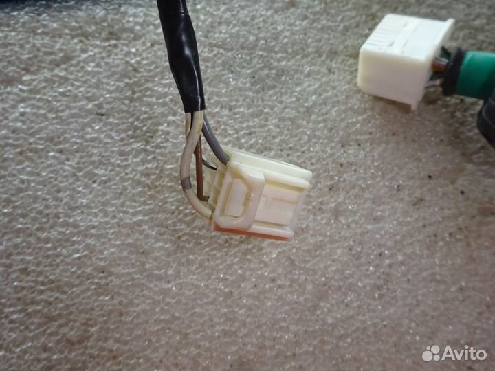 Проводка двери задней правой Toyota Harrier 2003