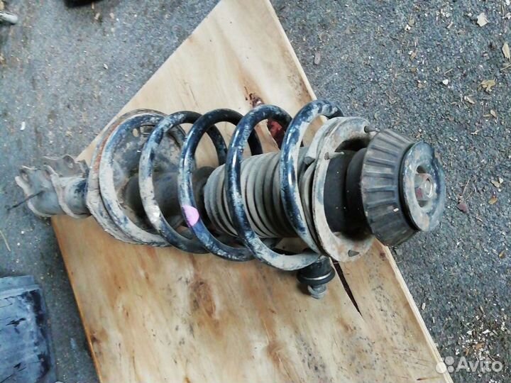 Стойка передняя пр. Шевролет Авео т250