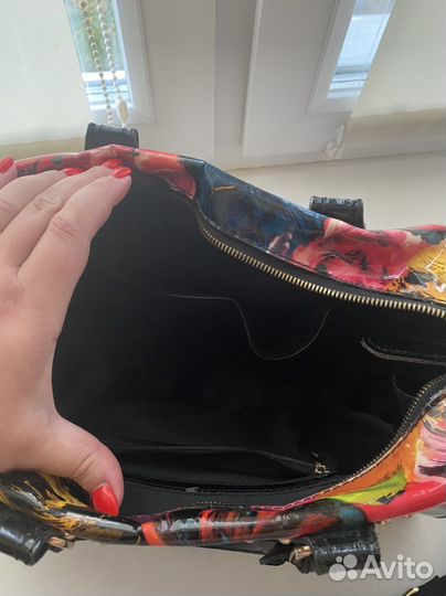 Сумка лаковая