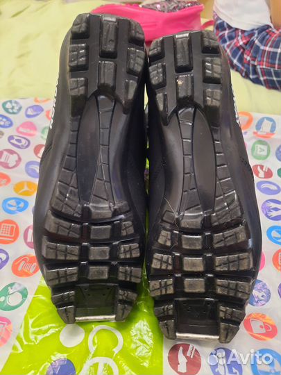 Лыжные ботинки детские 36 размер