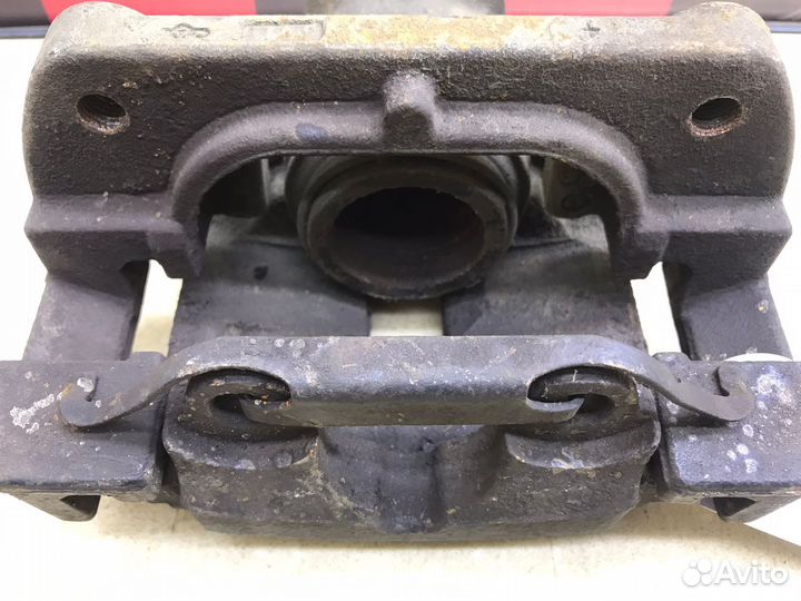 Суппорт передний левый бмв Х3 Е83