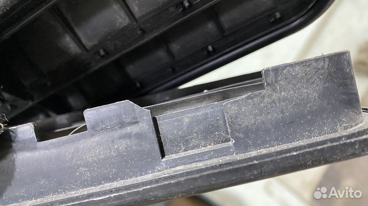 Решетка вентиляции кузова Mercedes Benz W211