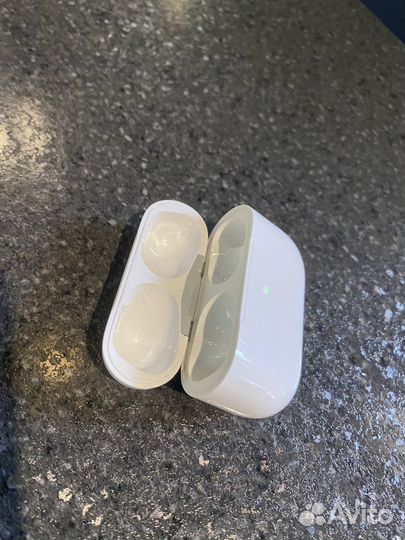 Кейс футляр бокс для AirPods Pro