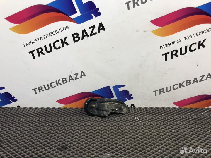 9418300214 Кронштейн воздухозаборника нижний