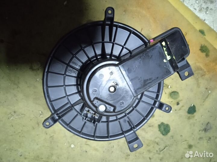 Моторчик печки для dodge charger challenger