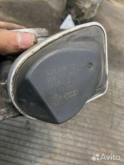 Дроссельная заслонка Volkswagen Passat 3B3 AHL